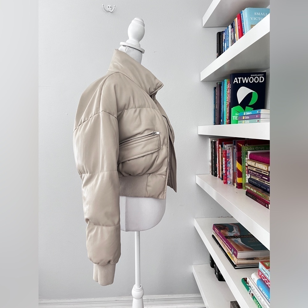 Saunders Collective Faux Leather Cream Puffer Jacket size medium - Picture 10 of 16